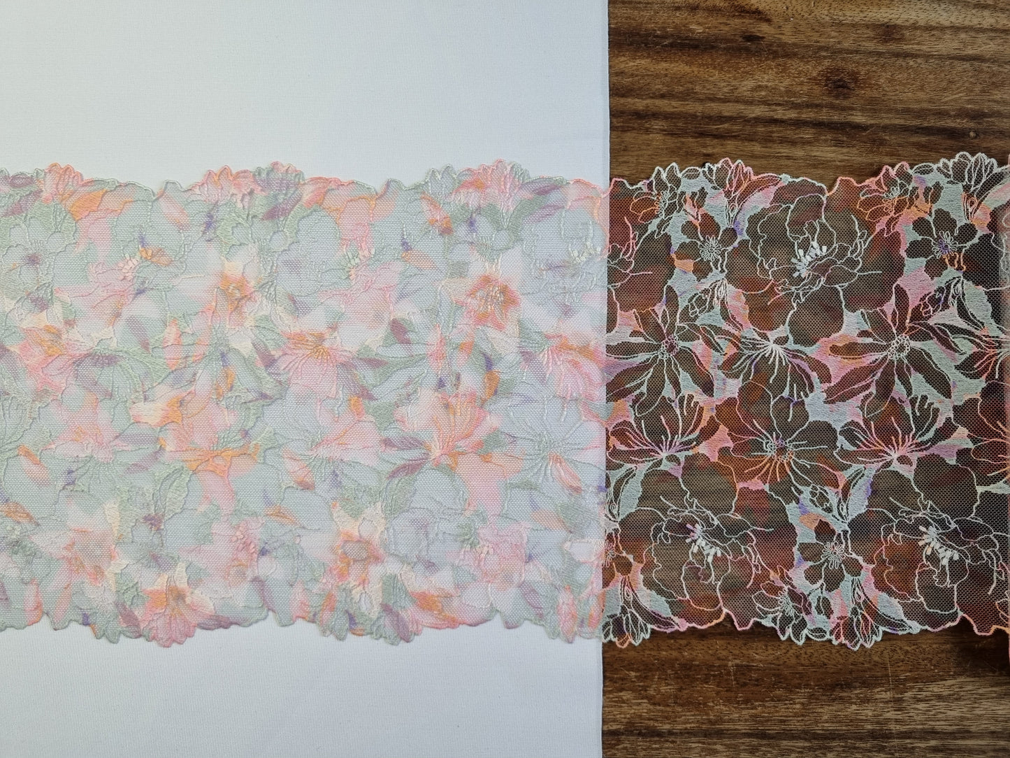 Tule kant met in negatief geborduurde bloemen en print in pastel/neon kleuren.