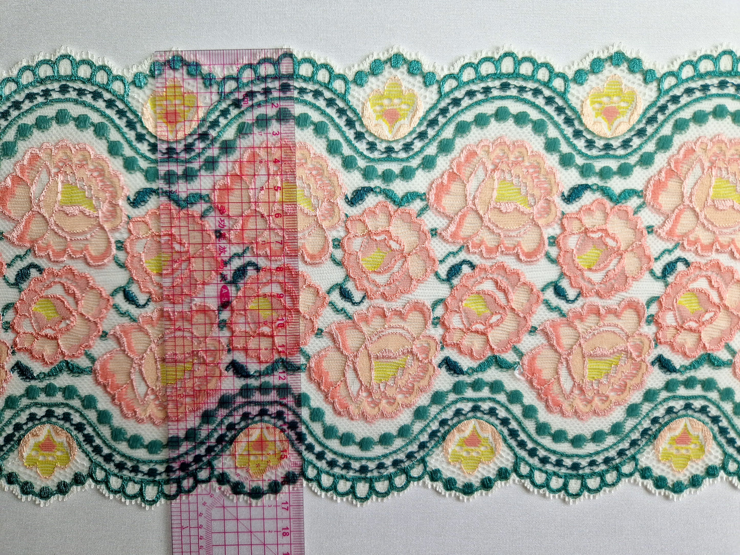 2024-33 multicolor stretchkant met retro look
