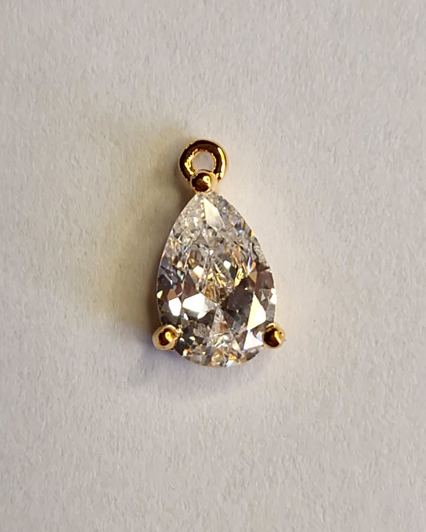 met 18K goud vergulde bedeltjes met zirconia in verschillende kleuren