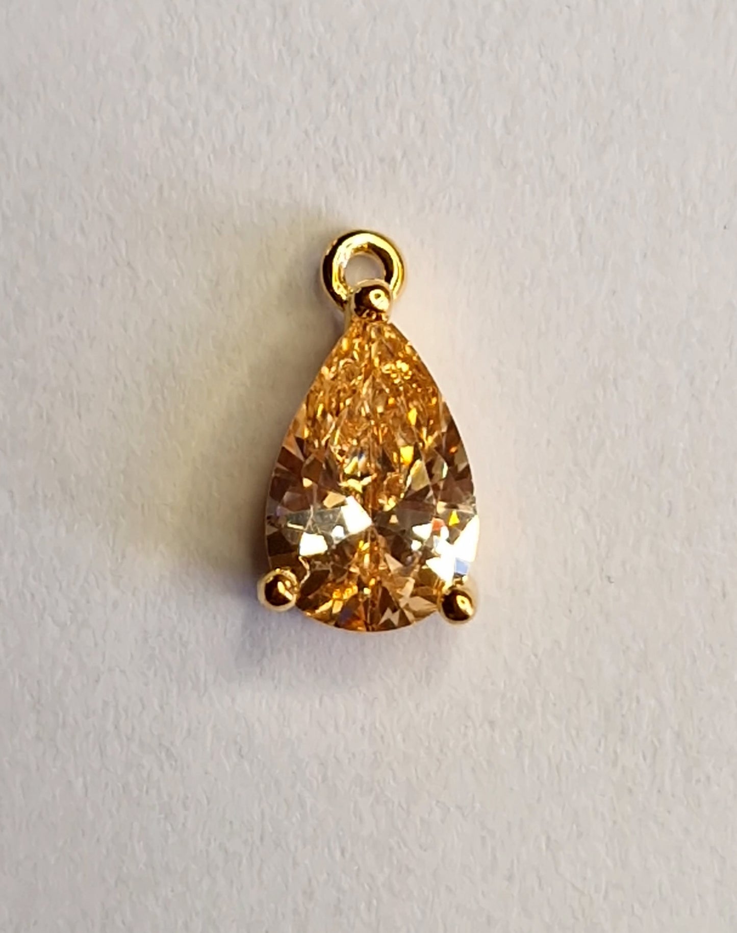 met 18K goud vergulde bedeltjes met zirconia in verschillende kleuren