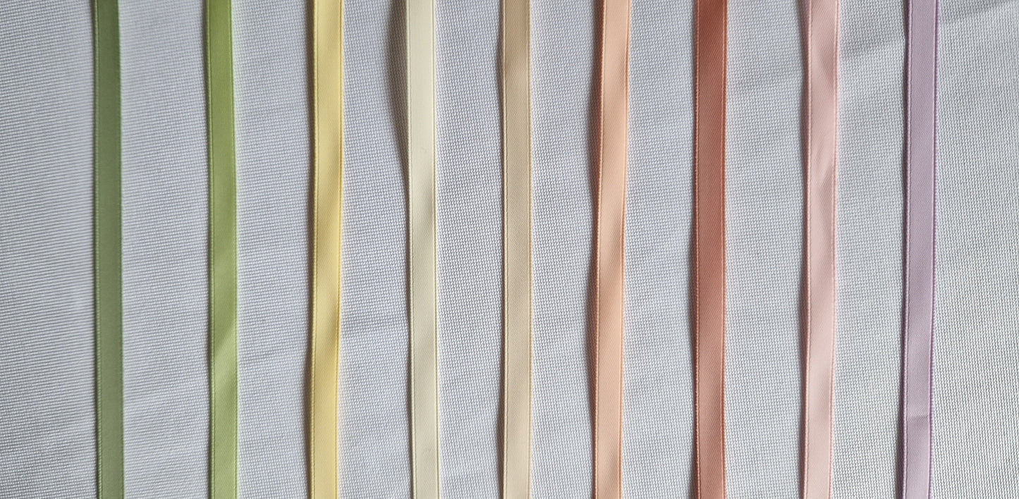 6mm satijnlint met matte finish: matcha latte
