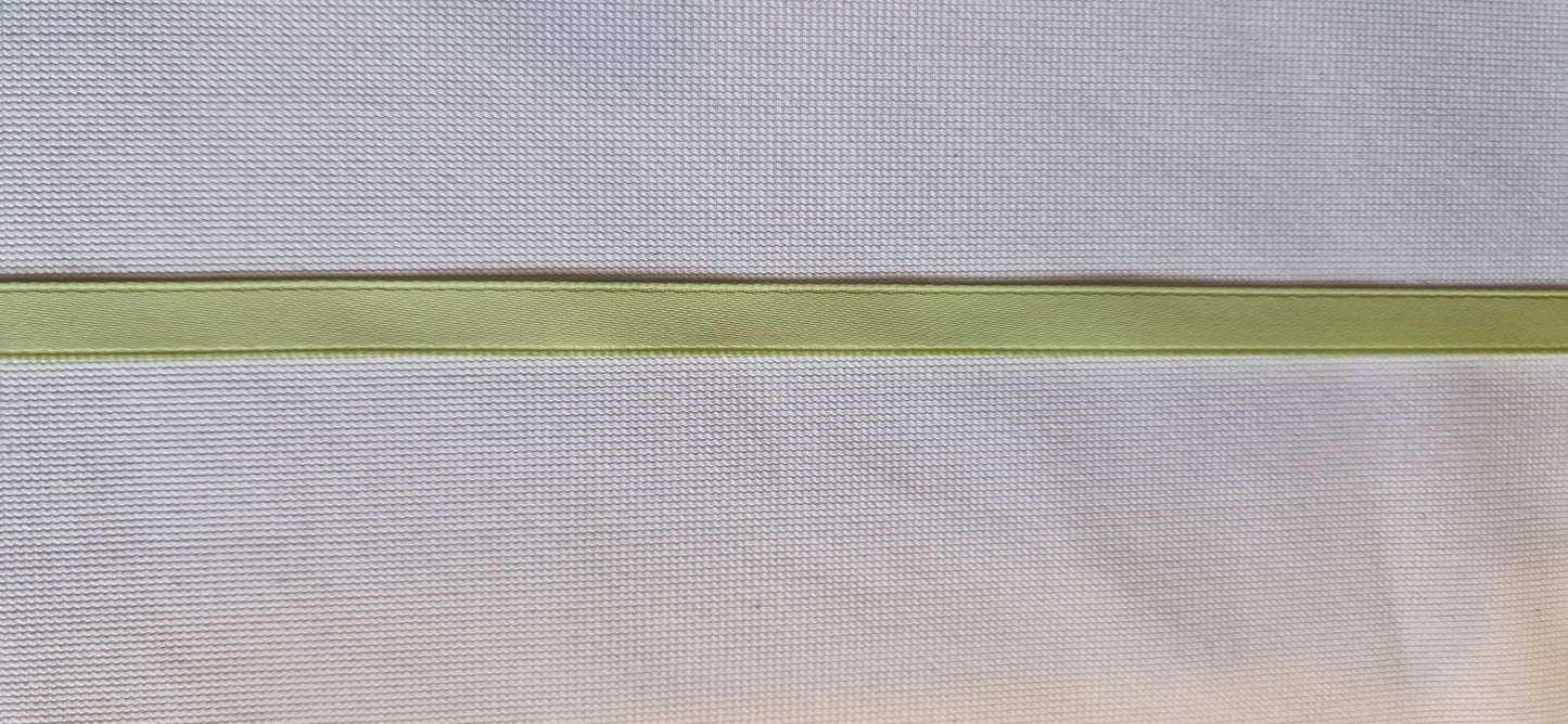 6mm satijnlint met matte finish: matcha latte