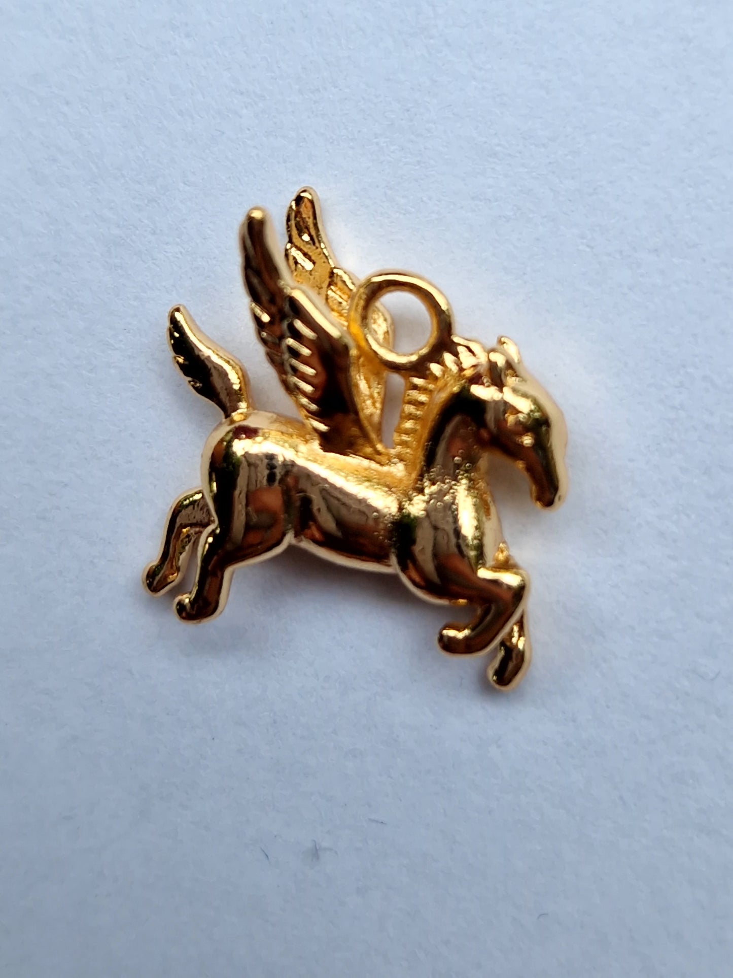 Prachtig met 18K goud verguld 3D Pegasus bedeltje