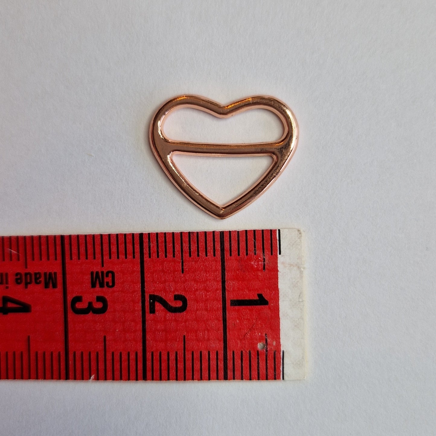 15mm hartjesschuifjes en ringetjes van metaal beschikbaar in verschillende kleuren