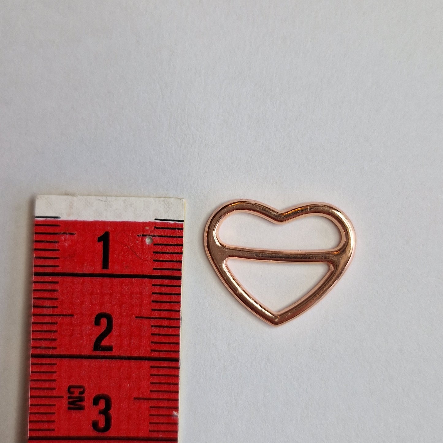 15mm hartjesschuifjes en ringetjes van metaal beschikbaar in verschillende kleuren