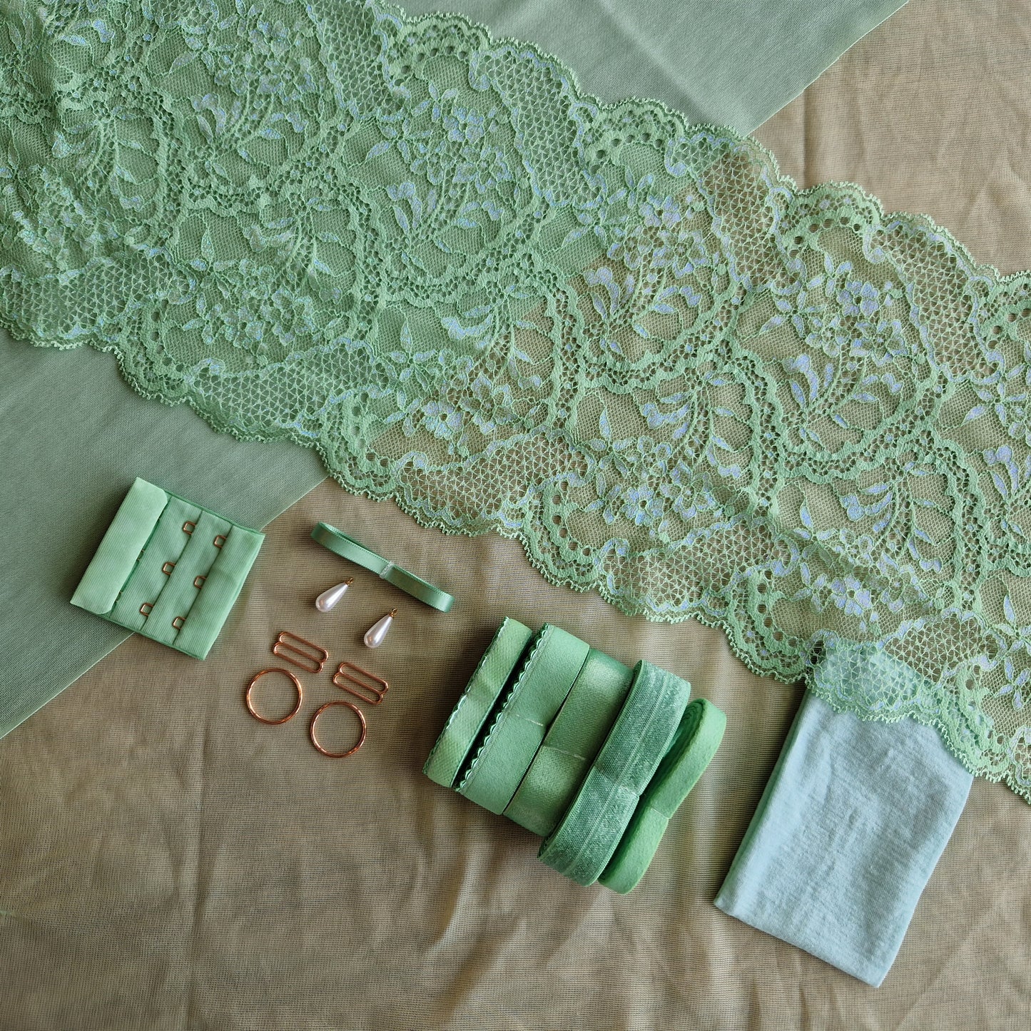 Lingerie kit "Iridecent Seafoam"