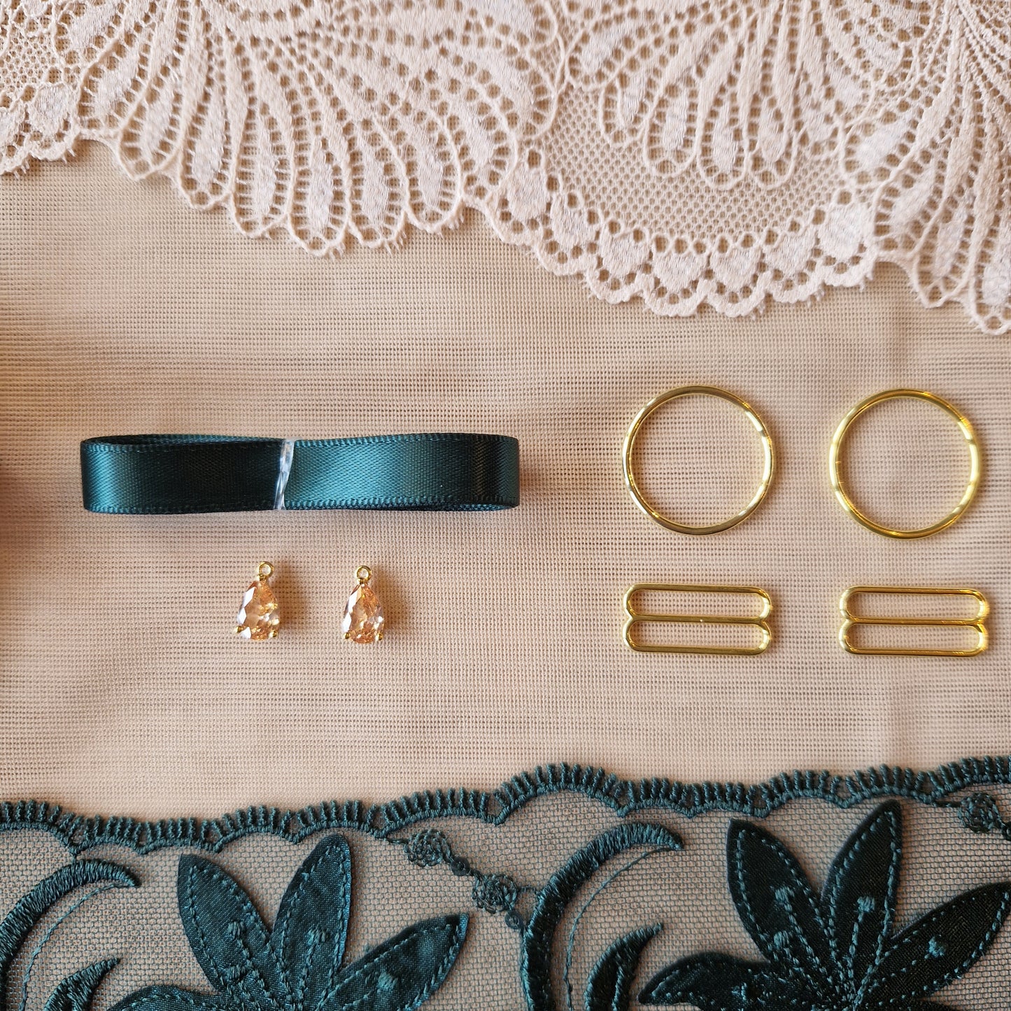 Lingerie kit "Emerald"