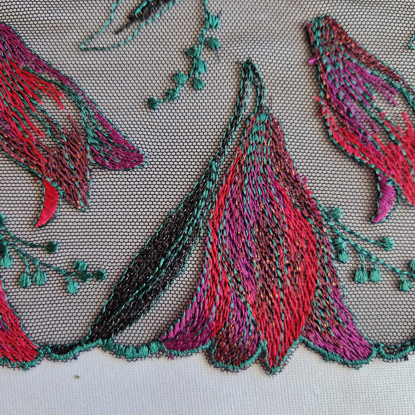 2025-37 Dead stock Marie Jo, zwart stretchkant met geborduurde bloemen voorzien van zwart en koper kleurig lurex draad