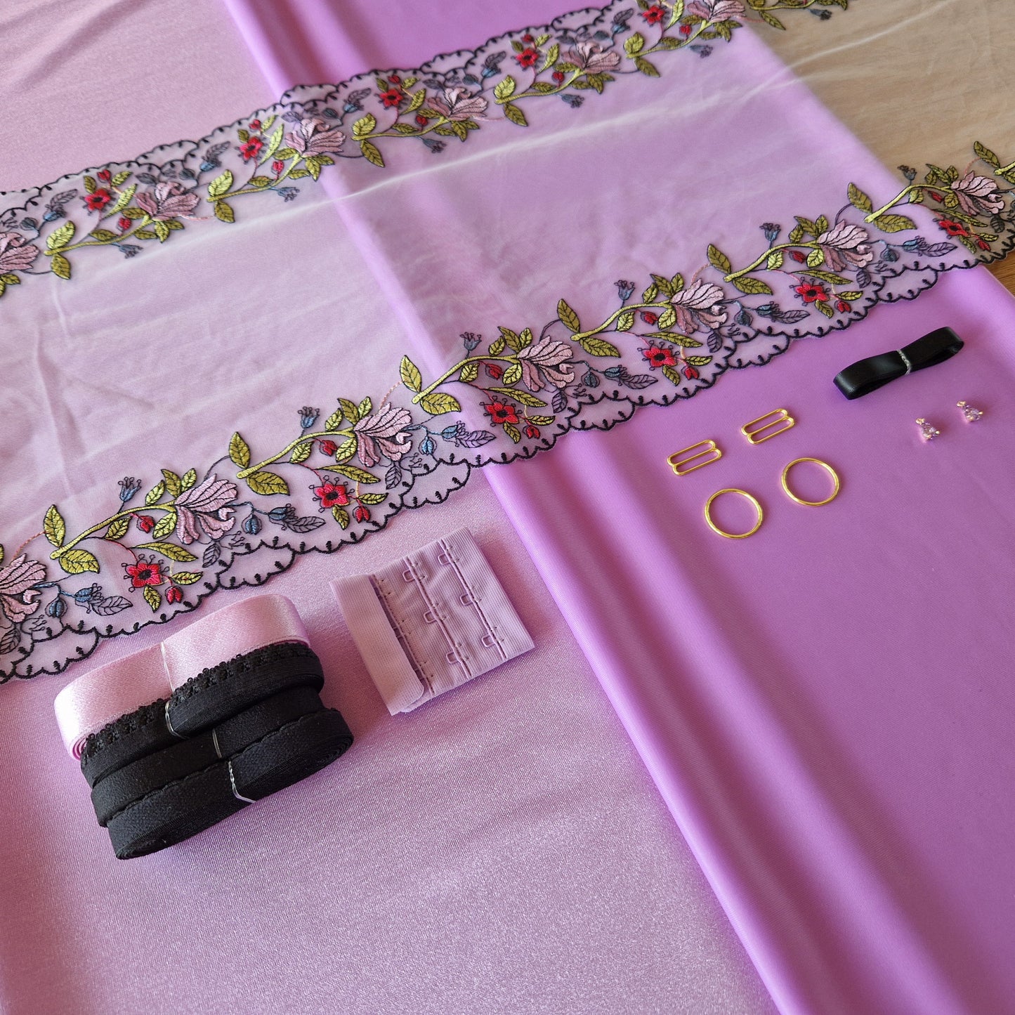 Lingerie kit "Tattooed Roses"