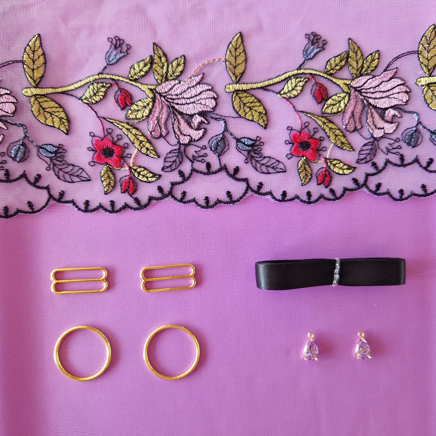 Lingerie kit "Tattooed Roses"