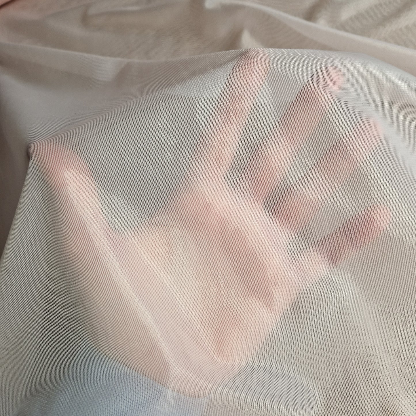 licht roze, non stretch, transparante marquisette voering
