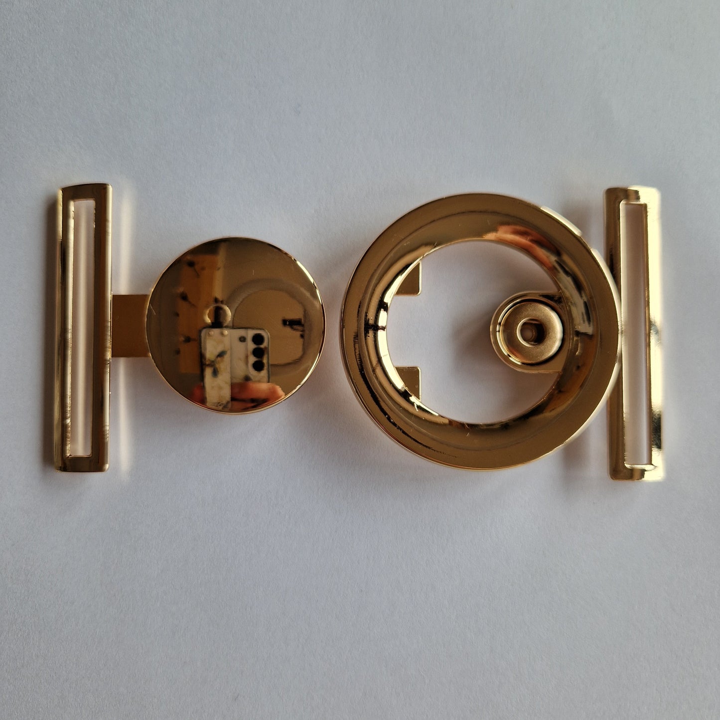 goudkleurige grote bikinisluiting van 5.5cm hoog