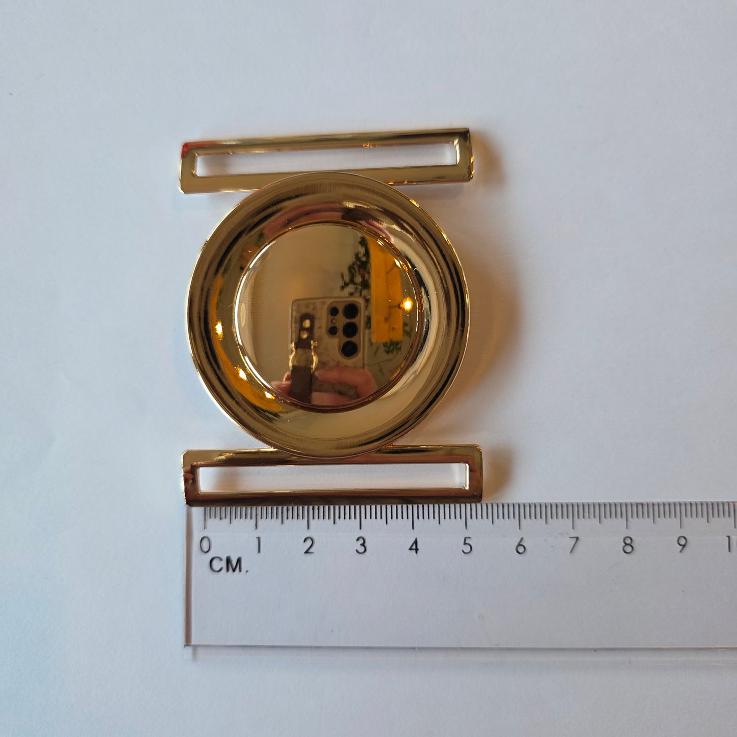 grote bikinisluiting in champagne goud met opening van 5,5cm