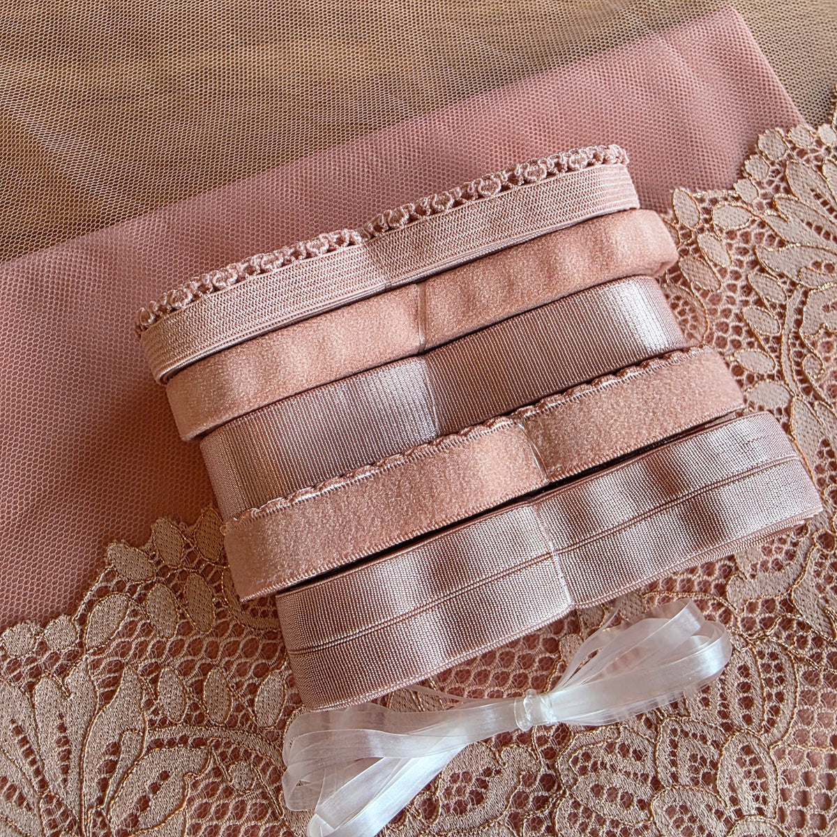 Lingerie kit voor het Rani bh patroon: "Faded Rose"