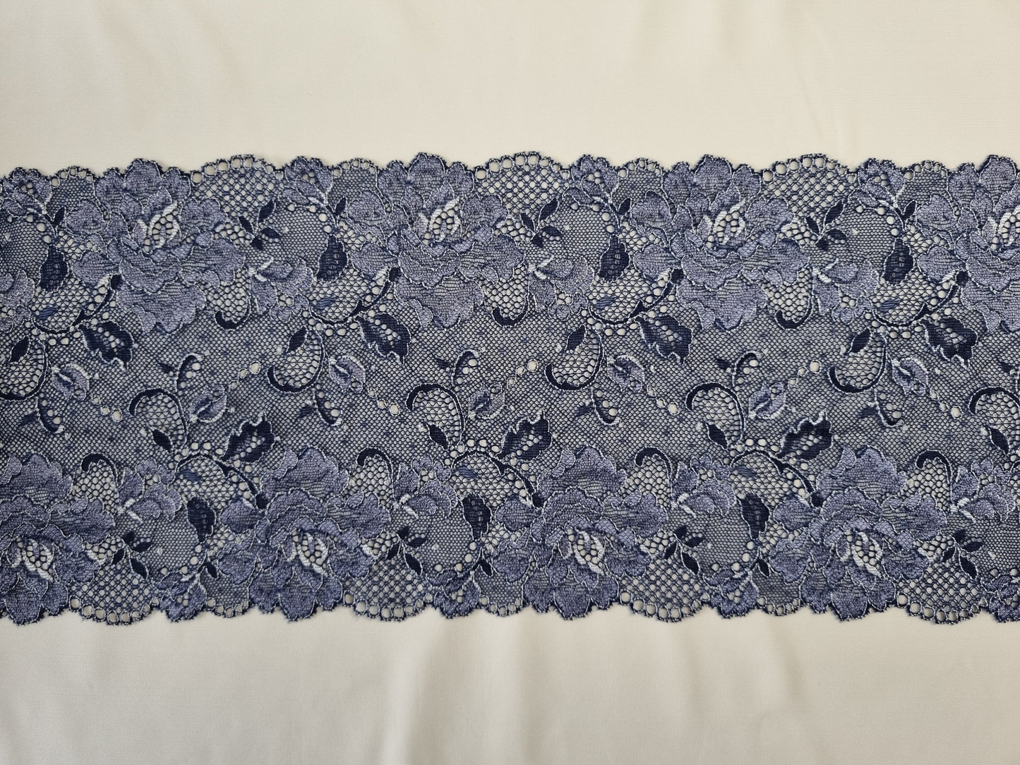 Blauw gebreid stretch kant