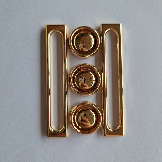 goudkleurige grote bikinisluiting van 7cm hoog