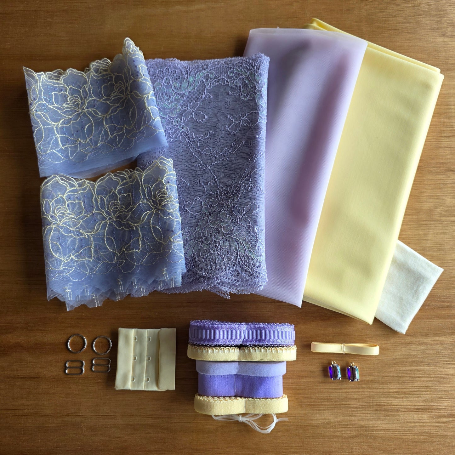 Lingerie kit: Last Days Of Summer