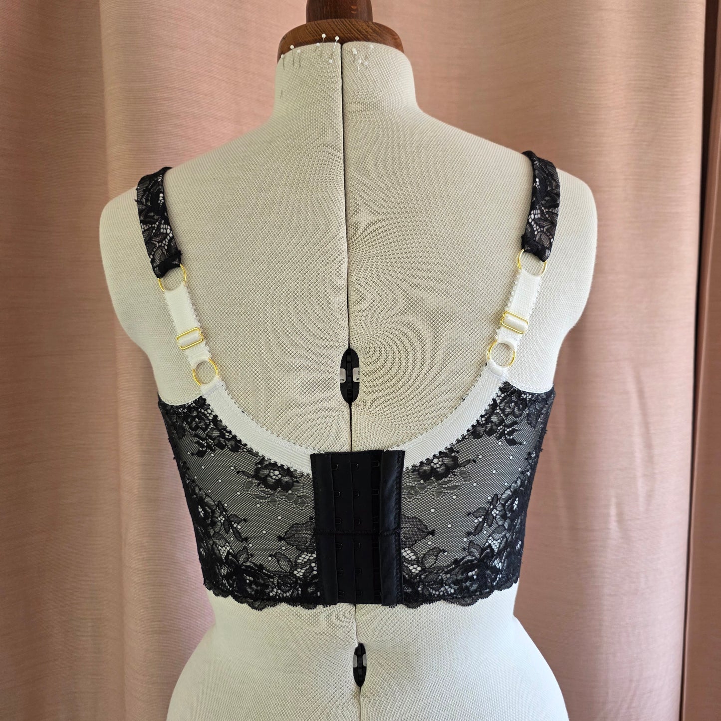 extra goed gevulde lingerie kit "Morticia"