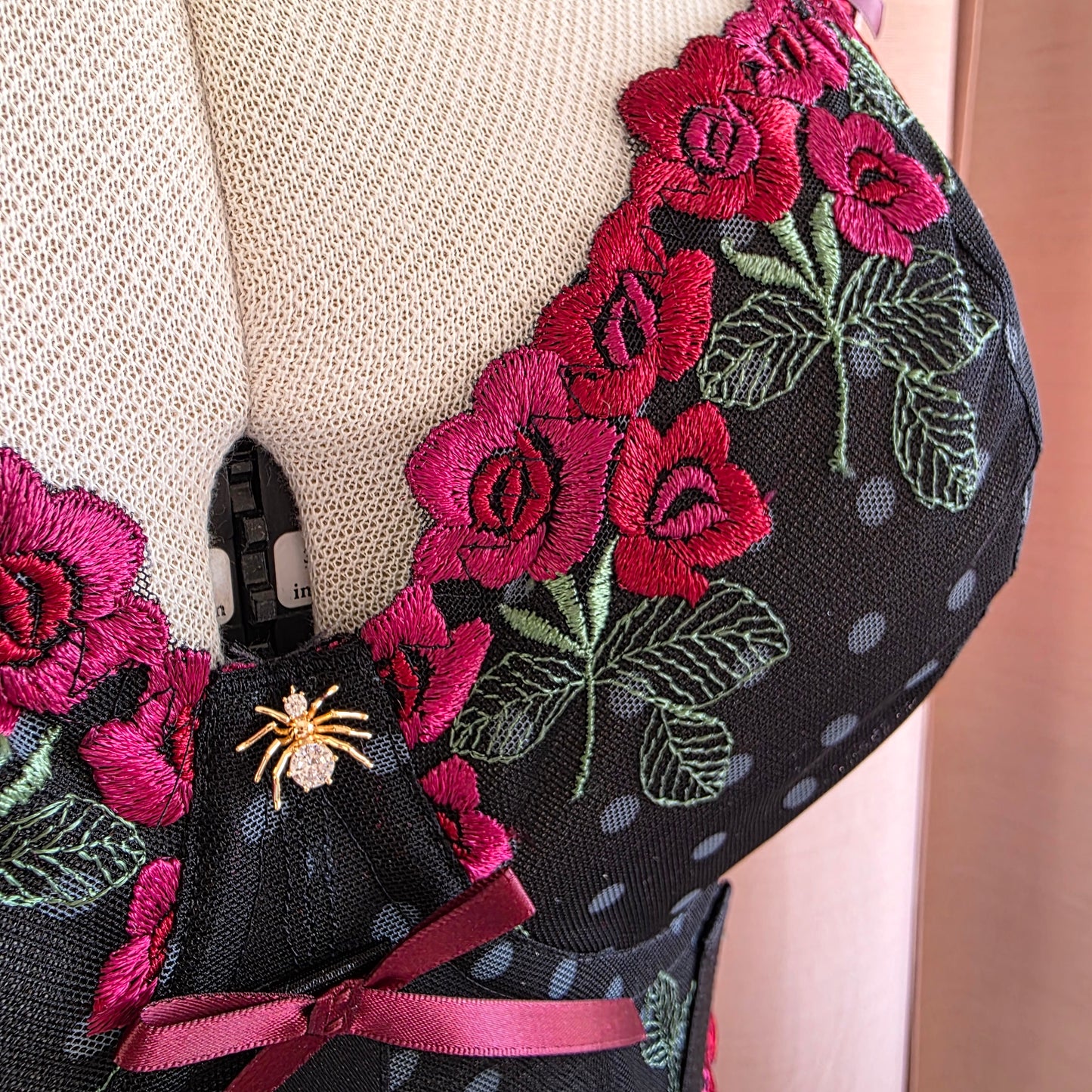 extra goed gevulde lingerie kit "Morticia"