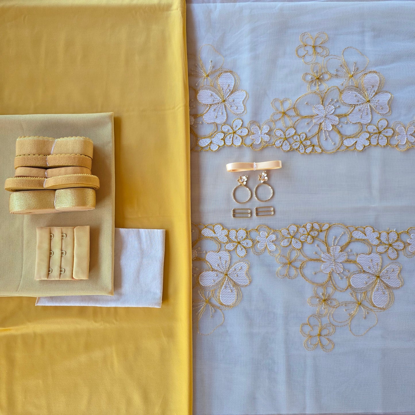 Lingerie kit "Golden Yellow"