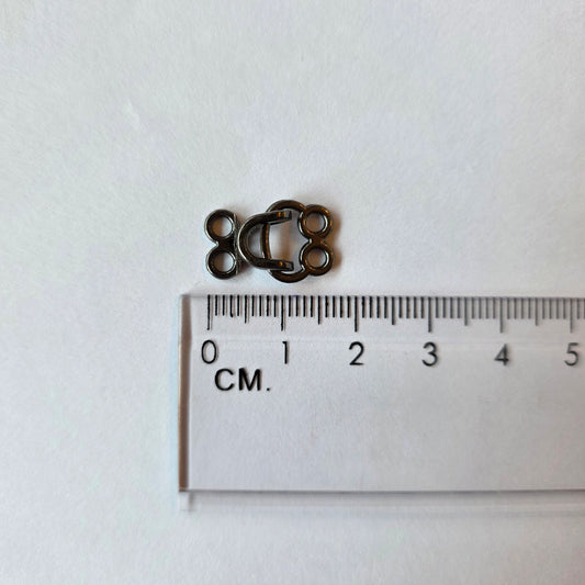 los haakje en oogje gun metal