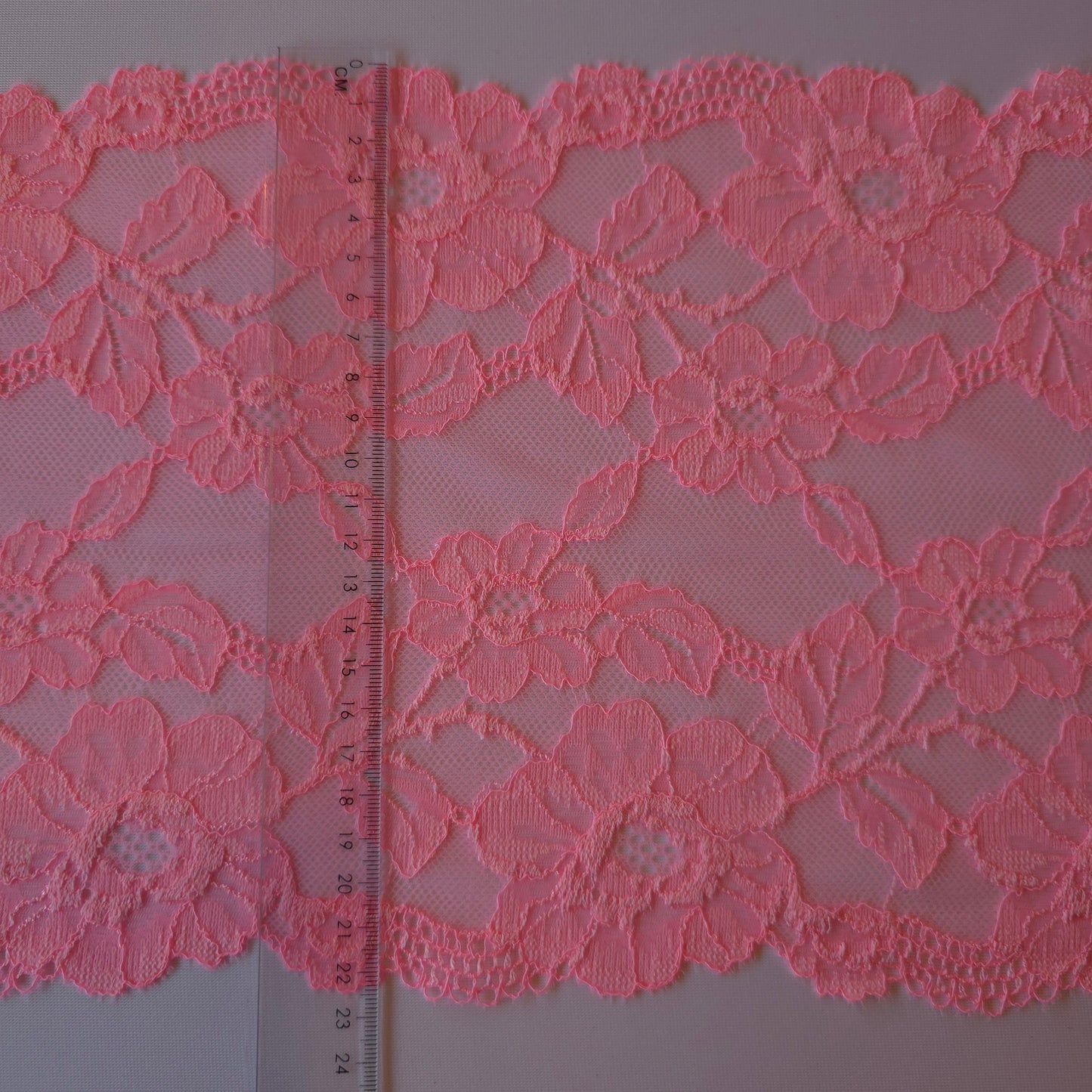 2026-4 Fluor baby roze stretchkant
