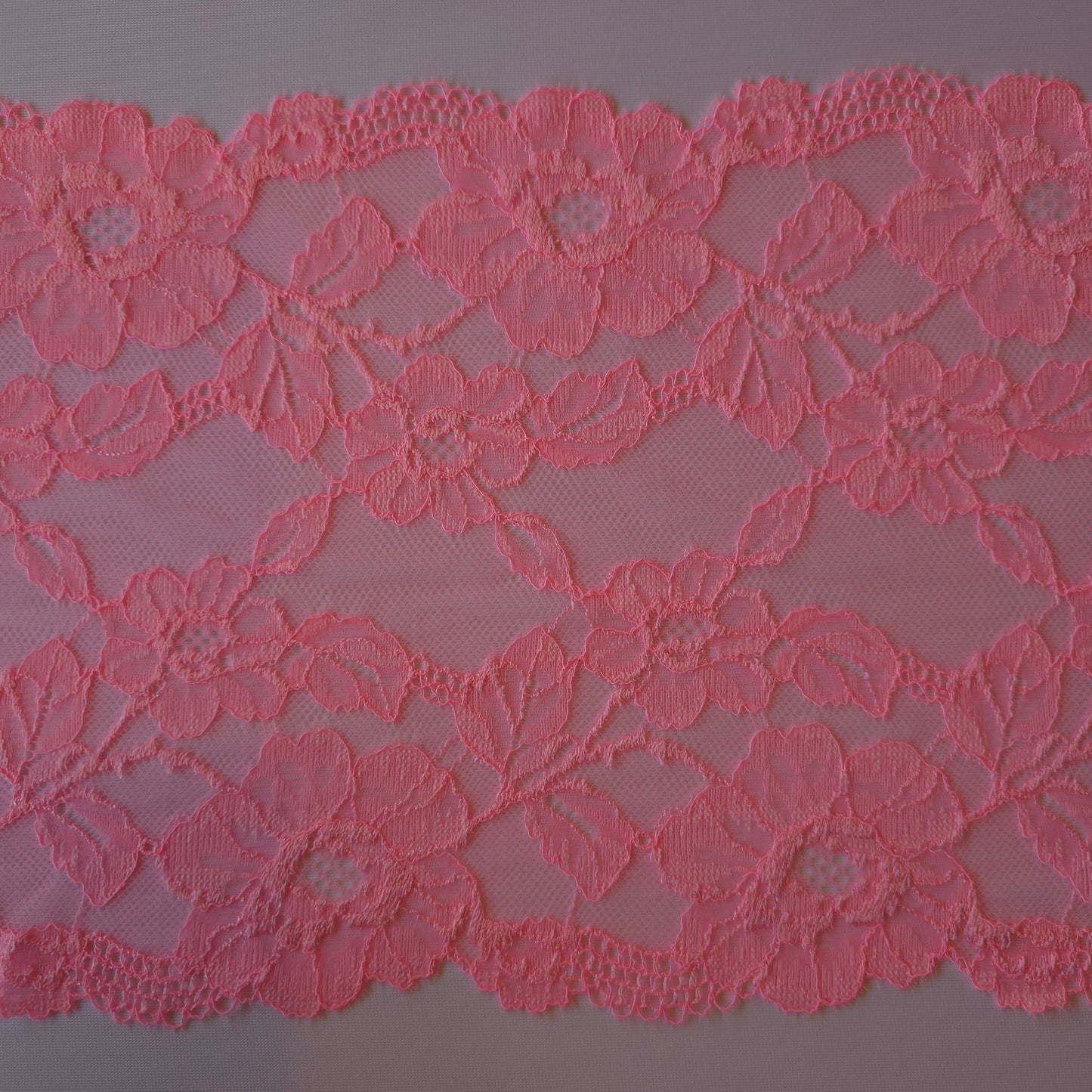 2026-4 Fluor baby roze stretchkant