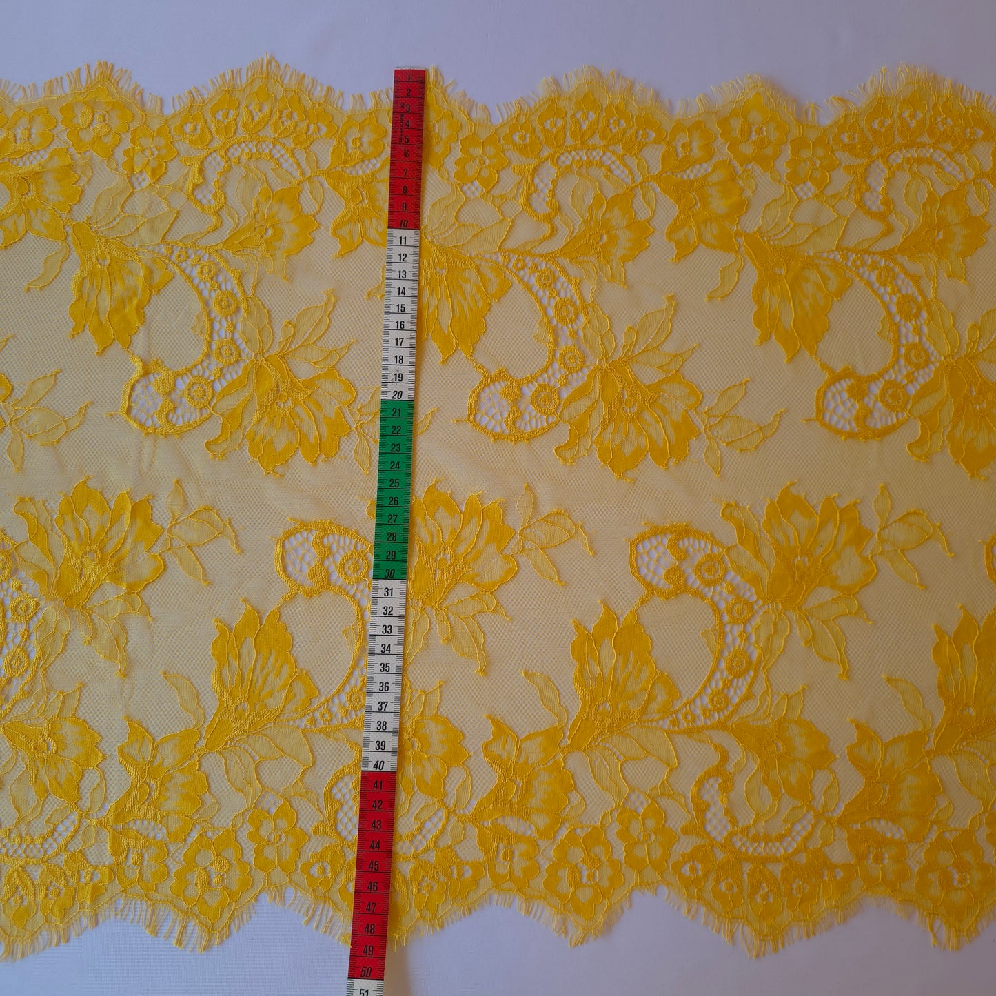 2026-16 extra breed, zonnebloem geel, Frans wimperkant