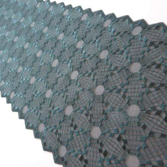 2026-29 dennengroen tule kant met borduursel in geometrisch design