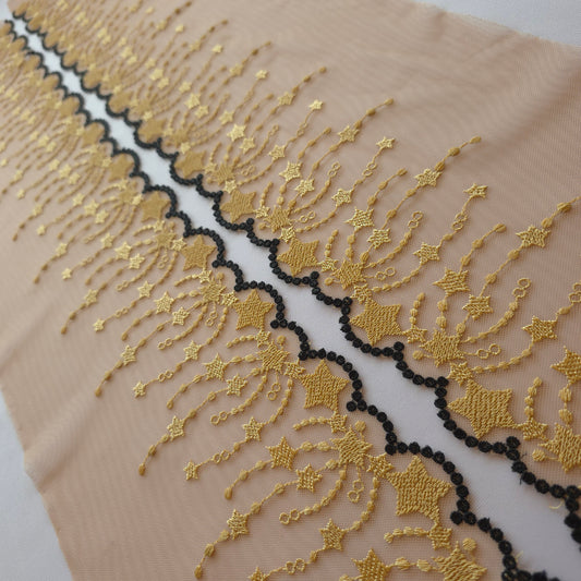 2026-44 latte tule kant met geborduurde sterretjes