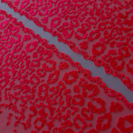 2026-55 fluor oranjeroze tule kant met fluor oranjeroze panterprint borduursel