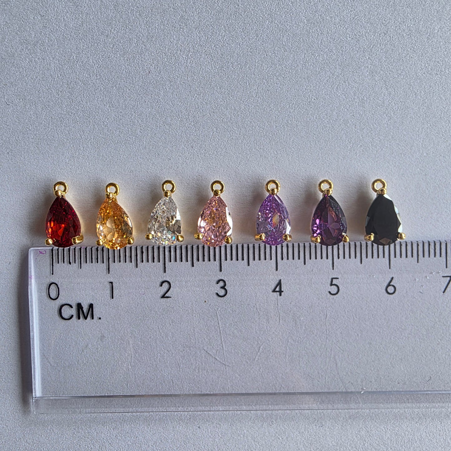 met 18K goud vergulde bedeltjes met zirconia in verschillende kleuren