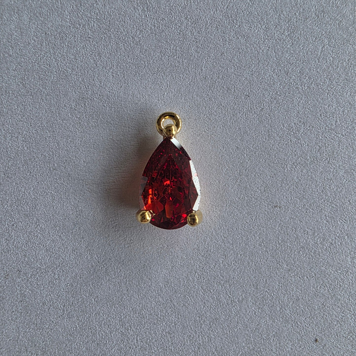 met 18K goud vergulde bedeltjes met zirconia in verschillende kleuren