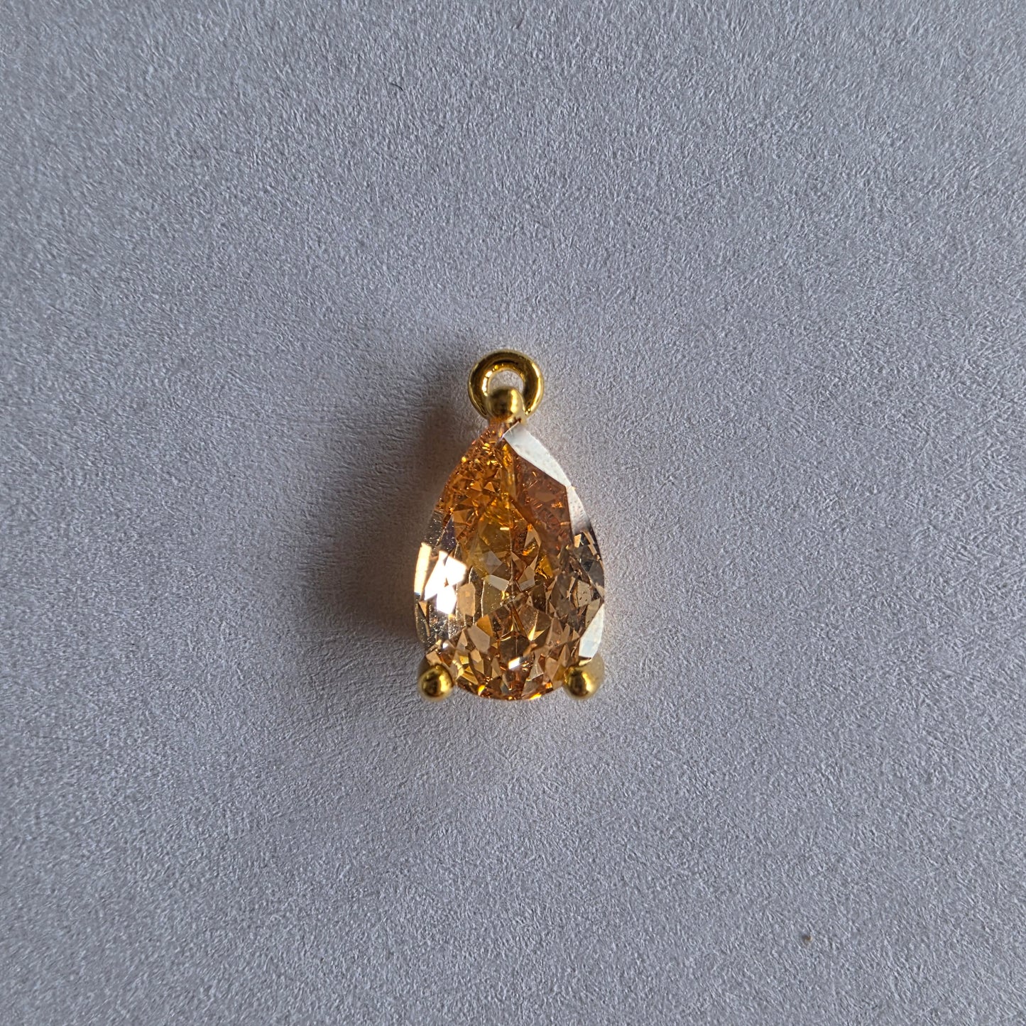 met 18K goud vergulde bedeltjes met zirconia in verschillende kleuren