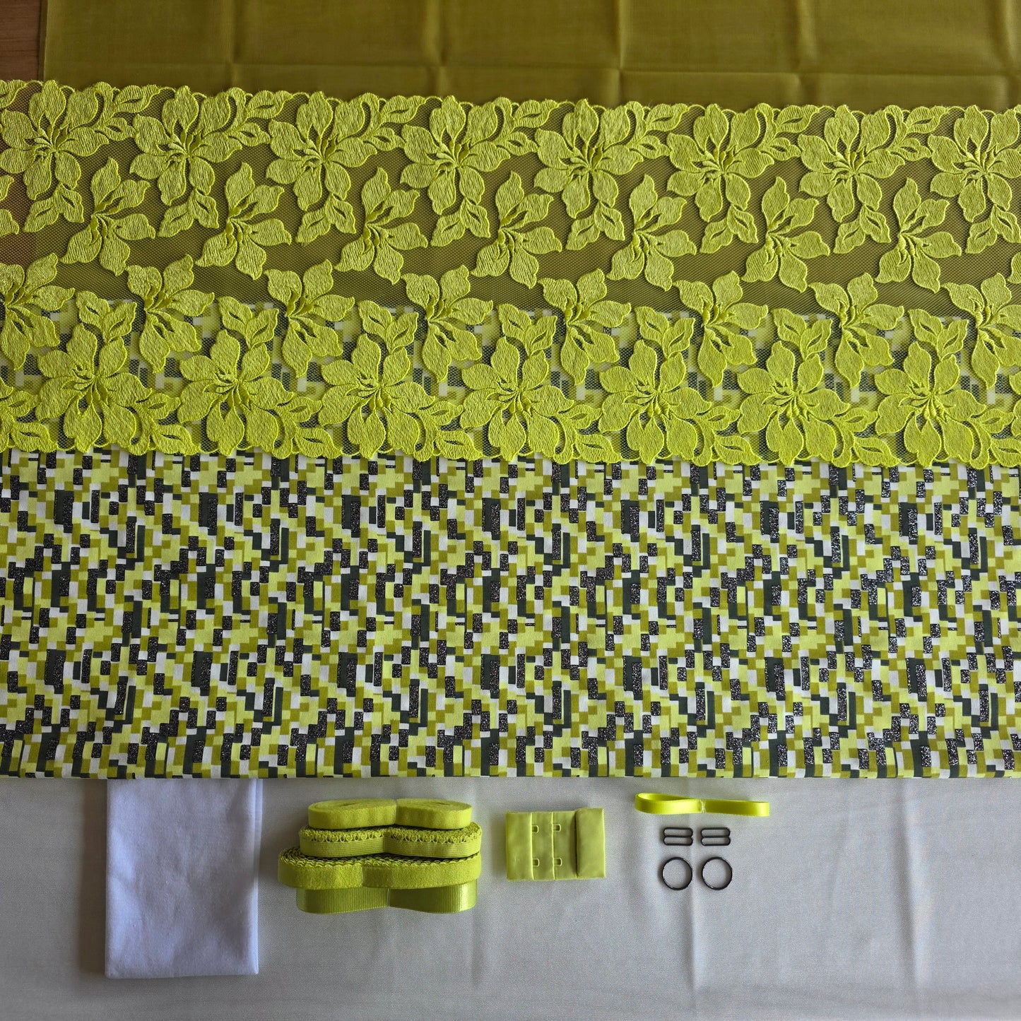 Lingerie kit "Lime Glitch" met katoenjersey