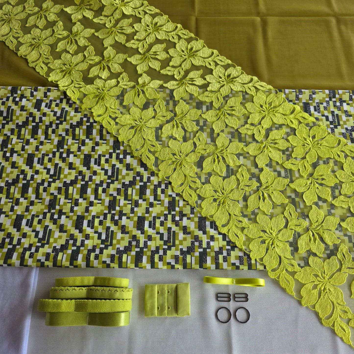 Lingerie kit "Lime Glitch" met katoenjersey