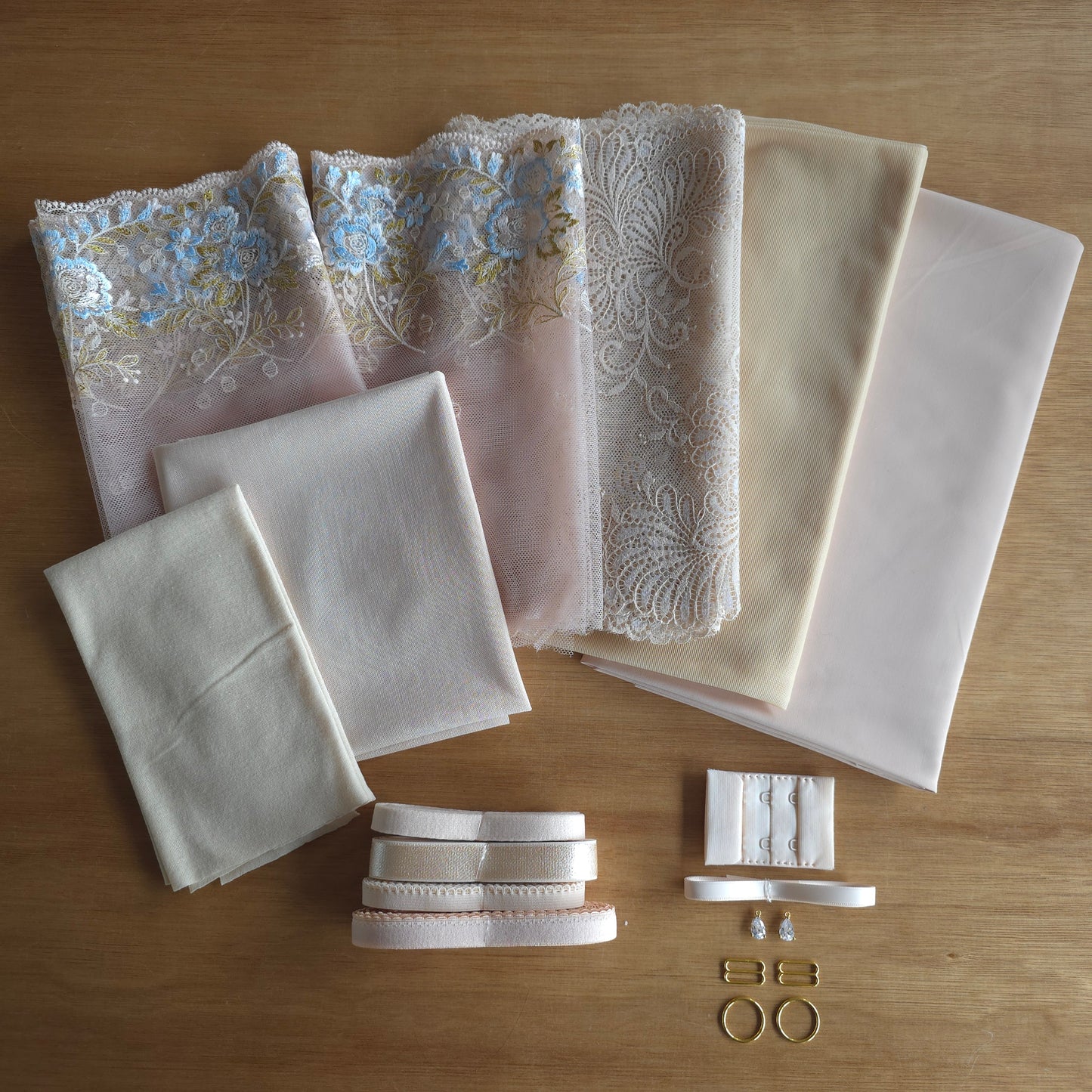 Extra goed gevulde lingerie kit "Beautiful beige"