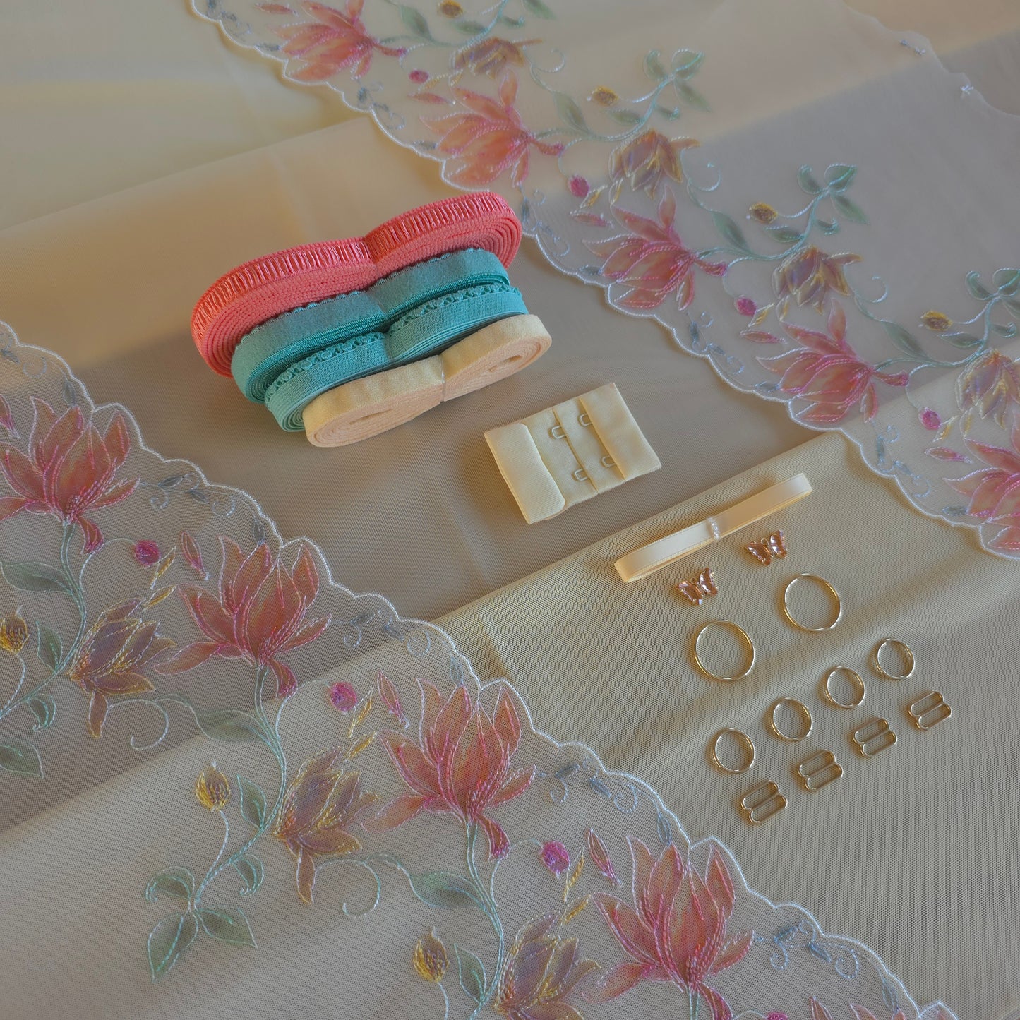 Goed gevulde lingerie kit "Watercolor Painting"