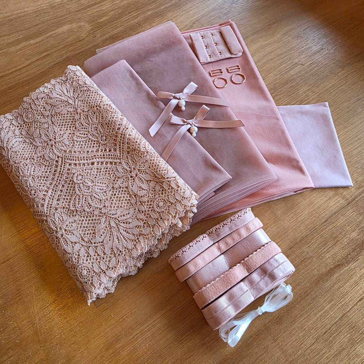 Lingerie kit voor het Rani bh patroon: "Faded Rose"