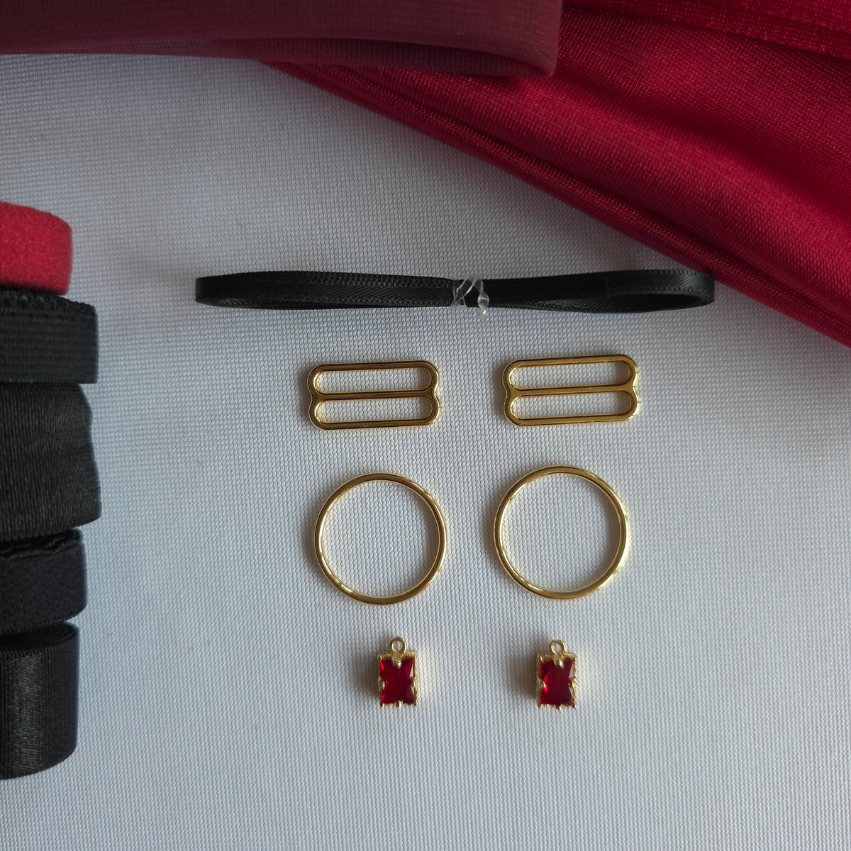 Lingerie kit voor het Rani bh patroon: "Midnight Rouge"