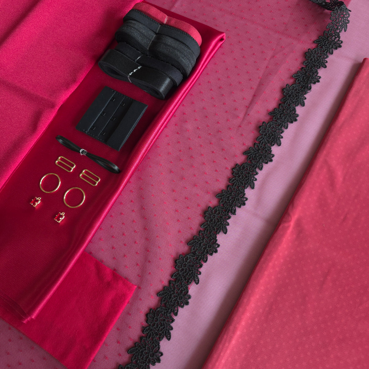 Lingerie kit voor het Rani bh patroon: "Midnight Rouge"